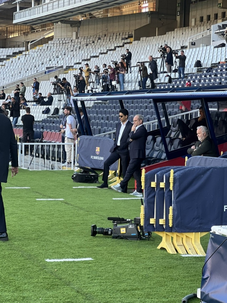 记者：纳赛尔、坎波斯今天现场观看巴黎欧冠赛前训练