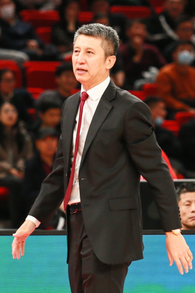季后赛八强球队的主帅有5人来自辽宁省 且都是辽篮青训出身